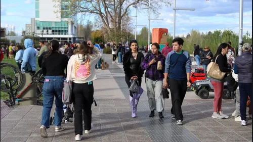 Neuquén crece sin parar: recibió 70 nuevos habitantes por día en la primera mitad de 2026