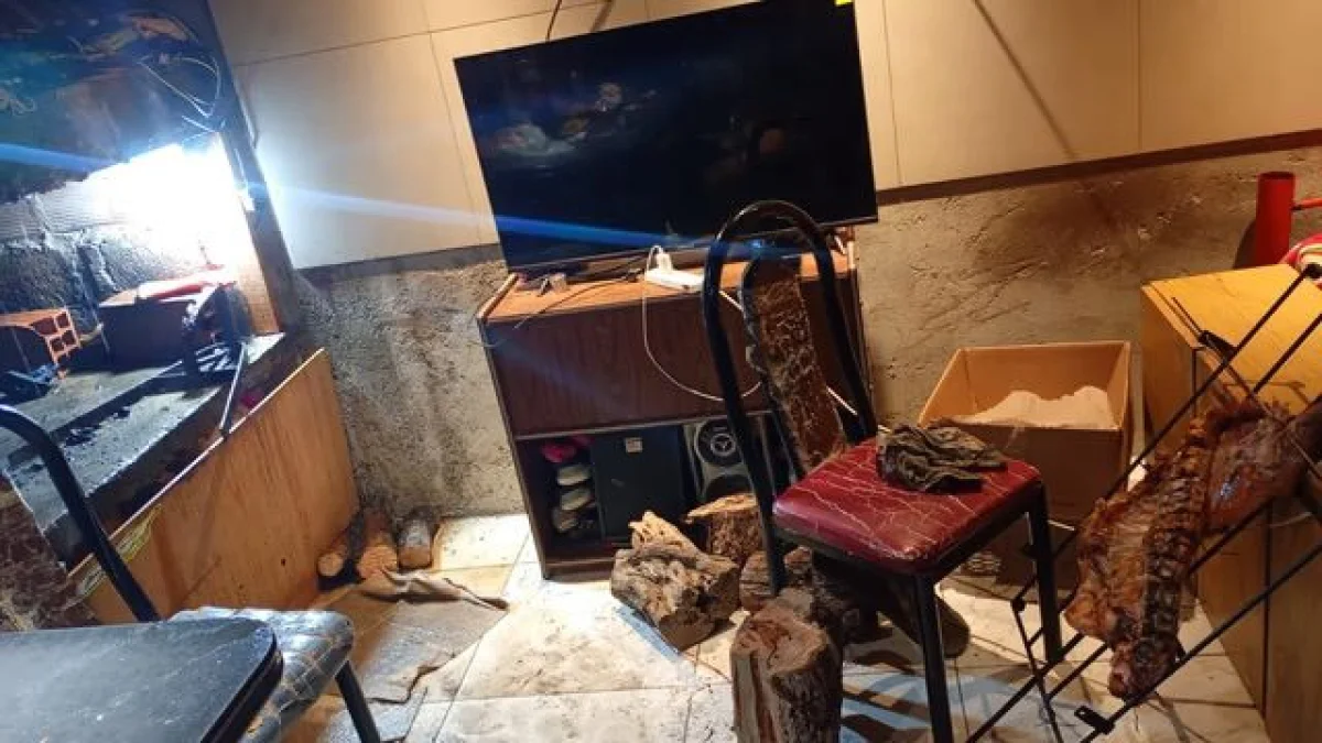 Incendio en un quincho de Comodoro tras un descuido con las brasas