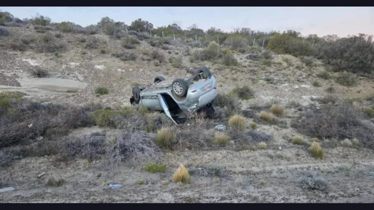 Impactante vuelco en Ruta 3: un hombre fue trasladado al hospital