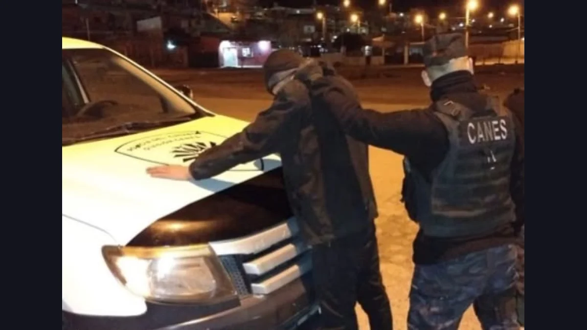 Celebraba el triunfo de Argentina y terminó detenido por un pedido de captura vigente