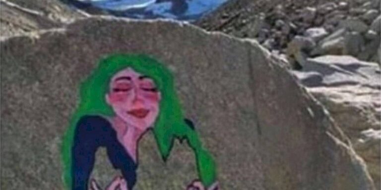 La turista italiana que dibujó en una roca en Las Torres del Paine pudo abandonar Chile