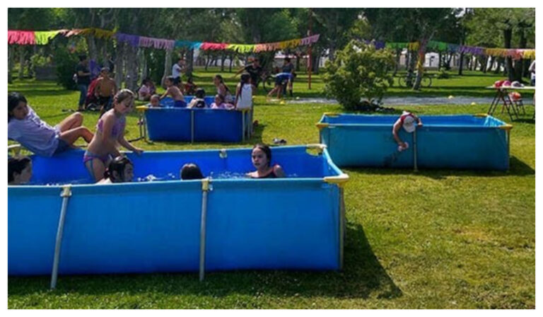 El municipio de Tecka instaló pelopinchos para que los niños disfruten de los días de calor