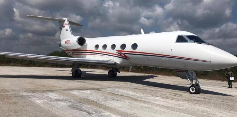 Incautaron una tonelada de cocaína dentro de un avión de la Argentina