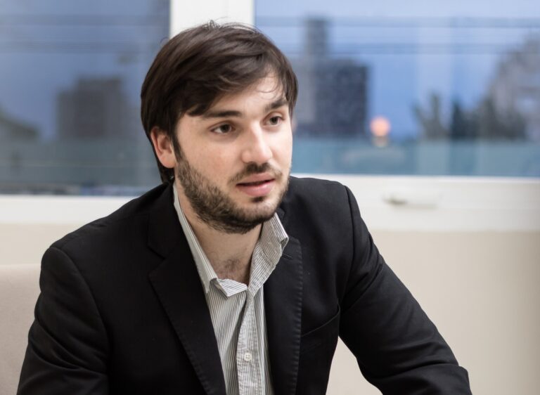 «Me parece hipócrita despegarse de la figura del gobernador porque esta pasando un mal momento»