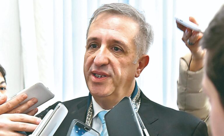 Chubut: «Que los Diputados se comprometan más que cobran 300.000 pesos»