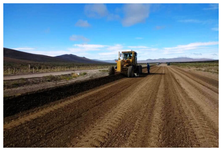 Continúan los trabajos de pavimentación de la ruta Nº 63 entre El Molle y José de San Martín