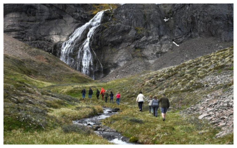 Las espectaculares  fotos de los túneles de Hielo en Esquel