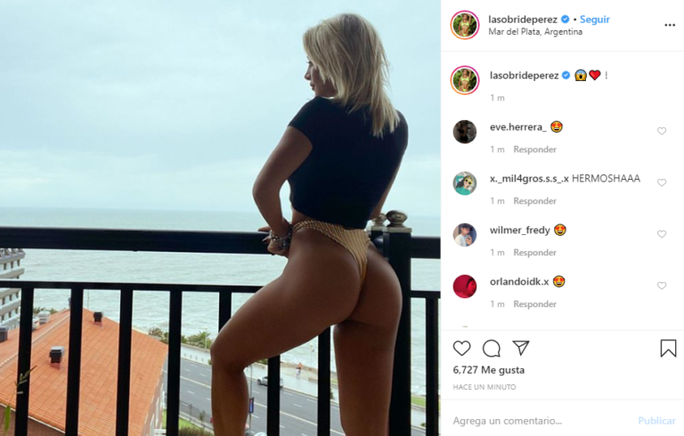 Sol Pérez frente al mar, en el balcón y poca ropa