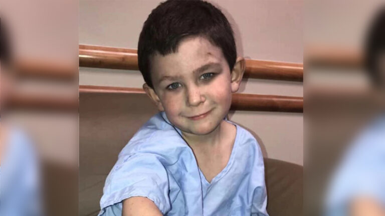 Un pequeño de 5 años salvó a su hermana de un incendio y regresó para rescatar a su perro