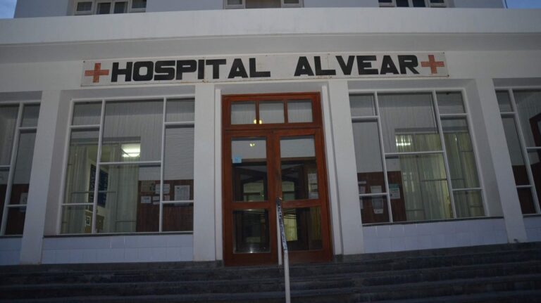 Trabajadores del Hospital Alvear ratificaron medidas de retención de servicio por falta de pago