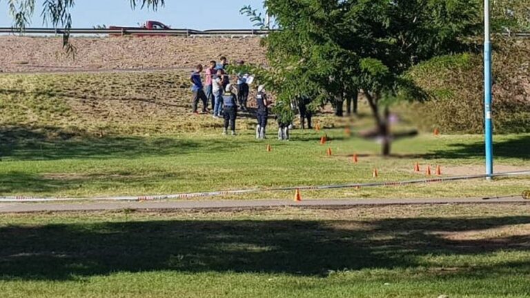 Encuentran asesinada a una joven en el Acceso Este de Mendoza