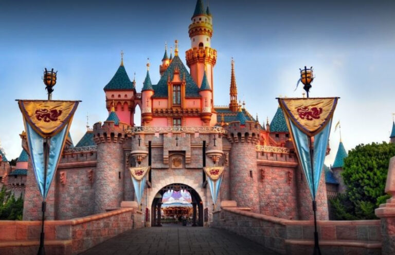 Tras la propagación del coronavirus, Disney cierra sus parques en Estados Unidos y Francia