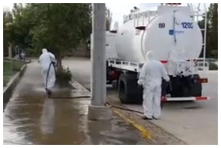 El municipio de Rada Tilly realiza la limpieza de locales comerciales en los ingresos