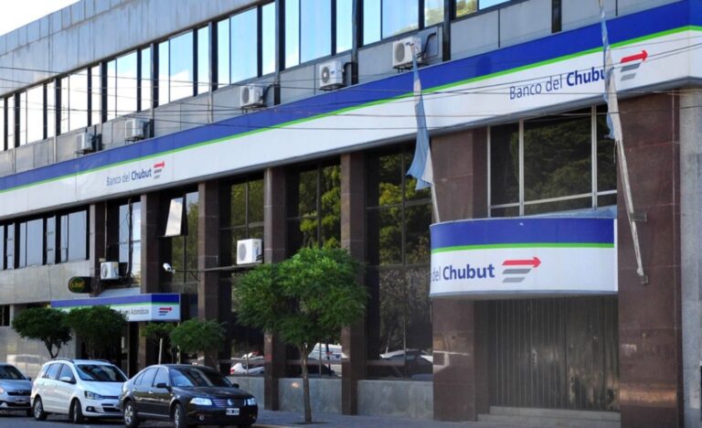 El Banco atenderá únicamente a jubilados y beneficiarios de la AUH