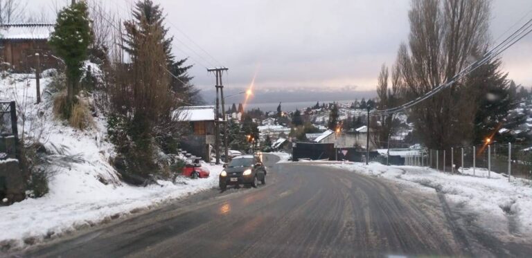 Desarrollo Social acompaña a localidades del interior con elementos de invierno
