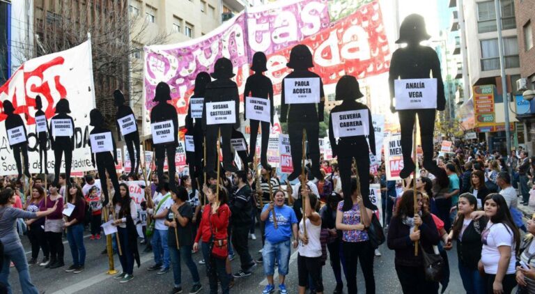 Familiares de víctimas de femicidios piden que no se libere a los presos por la pandemia
