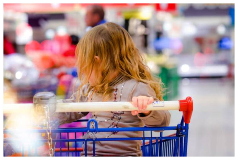 Menores de hasta 12 años podrán salir para hacer compras junto a uno de sus padres