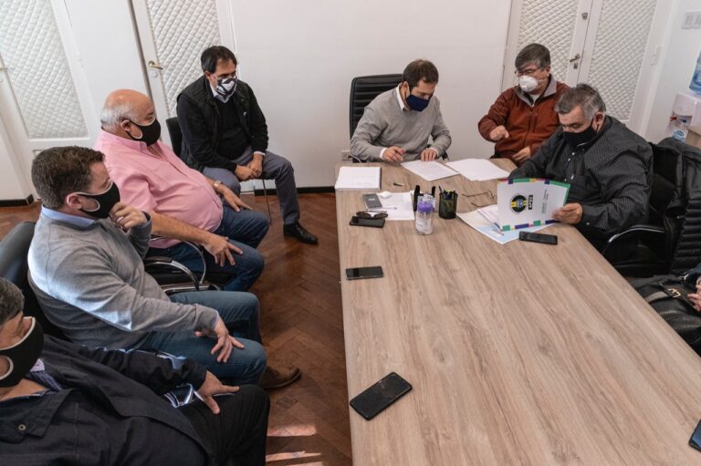 Chubut: Primer centro de emisión de licencias de conducir exclusivo para jubilados en el país