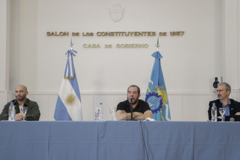 Provincia trabaja junto al Gobierno Nacional para poder cumplir los pagos