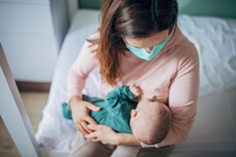 El Ministerio de Salud recomienda seguir con la lactancia aunque la madre tenga coronavirus