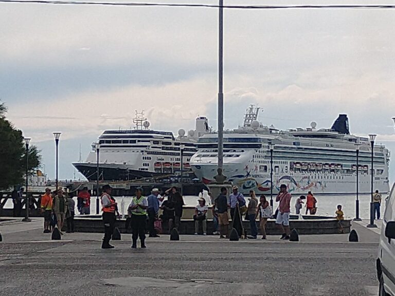 Intensa temporada de cruceros: hoy llegaron más de 5 mil turistas en dos cruceros