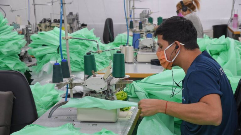 Nación invertirá 37.000 millones de pesos para pagar salarios de mayo a privados