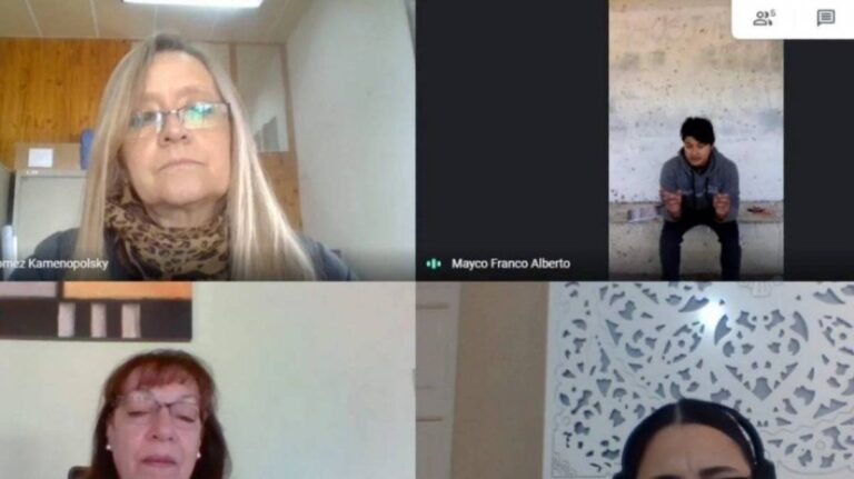 Fue hasta una garita para tener mejor conexión y rindió desde allí examen universitario