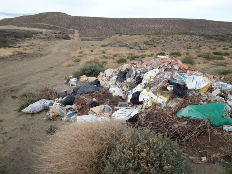 Tiraron basura a 50 metros de Altos de la Villa: «nos estamos perjudicando nosotros mismos»