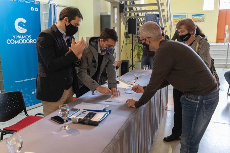 Luque: «En un contexto muy difícil ayudamos a nuestros comercios locales»