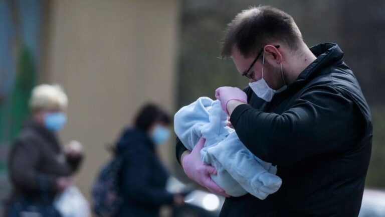 Coronavirus en Argentina: Falleció beba de un año y es la víctima fatal más joven del país