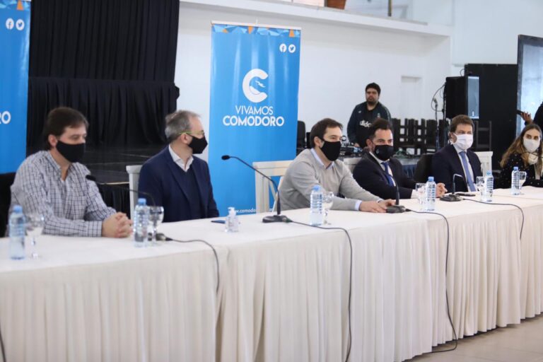 Luque convocó a funcionarios nacionales y provinciales para tratar la situación epidemiológica en Comodoro