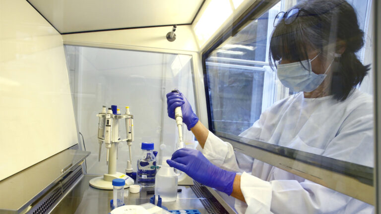 Rusia informa que su vacuna contra el coronavirus es «segura»