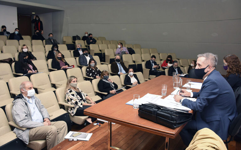 Antonena se reunió con diputados y dio detalles del proyecto de reestructuración de deuda