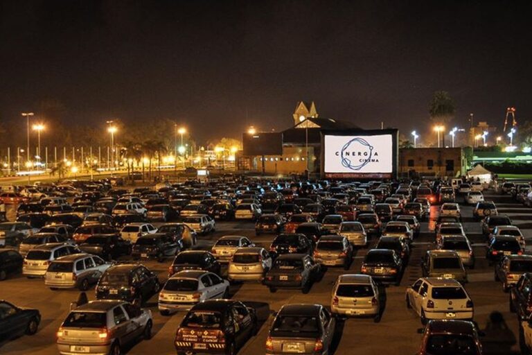 ¡Un éxito! Cupos agotados para el Auto Cine y los Show en el Predio Ferial