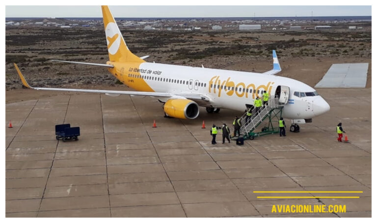 Por primera vez, un vuelo de un Boeing 737 arribó al aeropuerto de San Julián