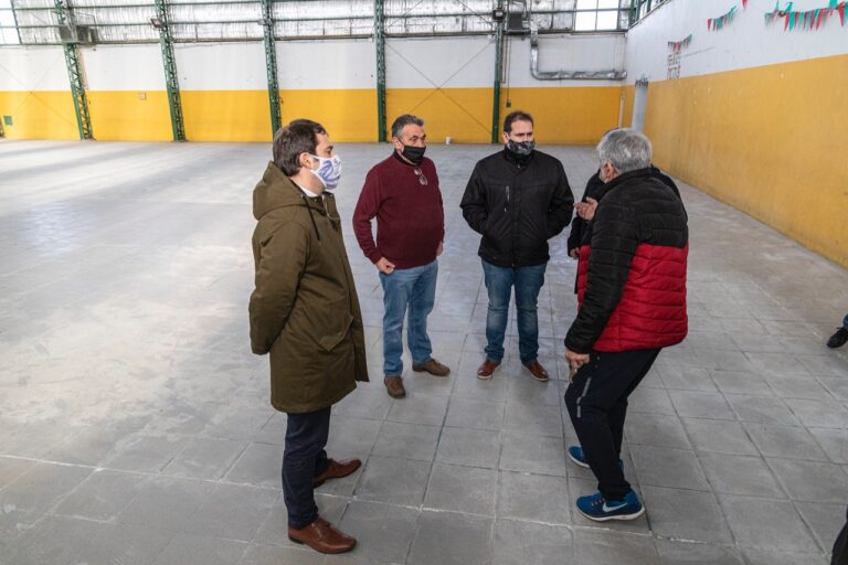 Luque recorrió la obra de la vecinal de B° José Fuchs