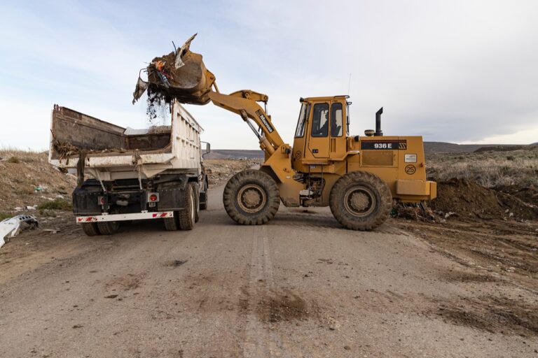Fortalecen las tareas de saneamiento y limpieza de basurales clandestinos en Comodoro