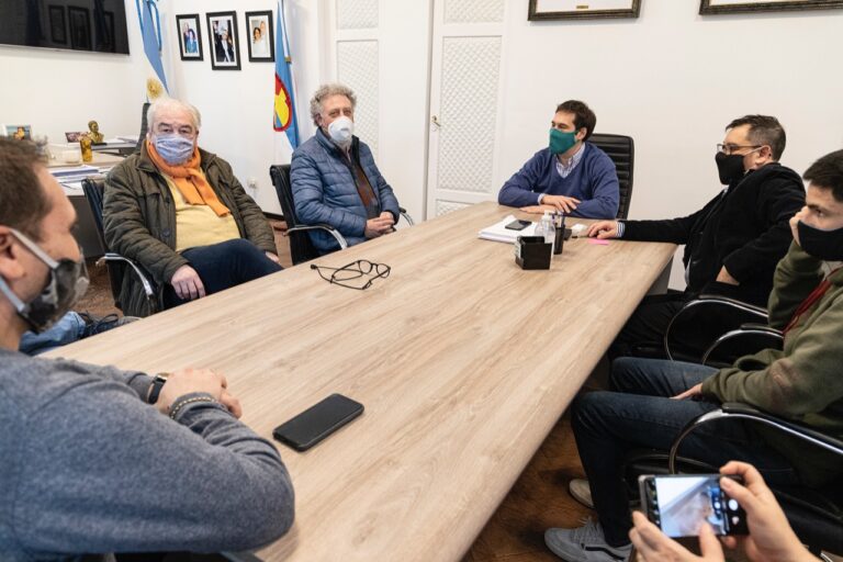Luque y Luenzo se reunieron para trabajar en conjunto en el proyecto para mejorar la conectividad de internet y telefonía en la región