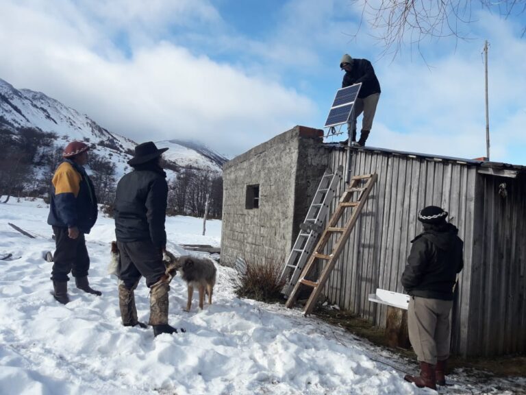 Ya se instalaron 314 equipos de energías renovables en localidades de Chubut