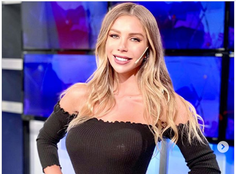 Sin corpiño y frente al espejo: Romina Malaspina mostró su make up en las redes sociales