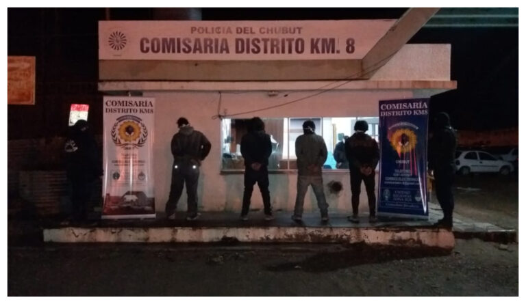Atraparon a cuatro hombres robando en la fábrica de Guilford en km 8
