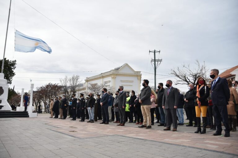 Arcioni encabezó en Rawson el acto en homenaje al General José de San Martín
