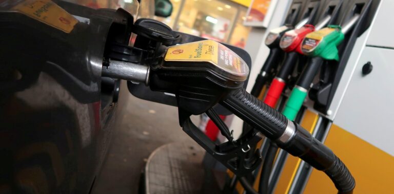 La venta de combustibles sigue 25% por debajo del nivel prepandemia