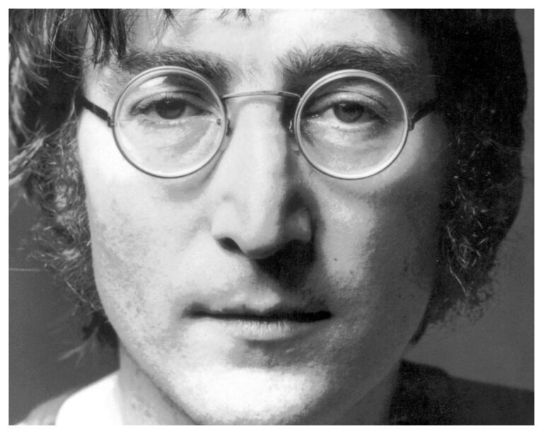 El asesino de John Lennon se disculpó con Yoko Ono: «Sabía que estaba mal y lo hice por la gloria»