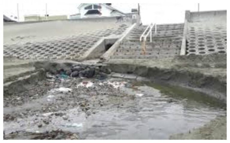 Finalizó el volcado de agua de la laguna en la bajada 16 de Rada Tilly