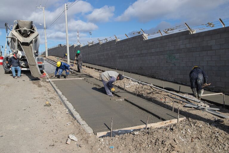 Comodoro: trabajan en un paseo con veredas y ciclovías en zona sur