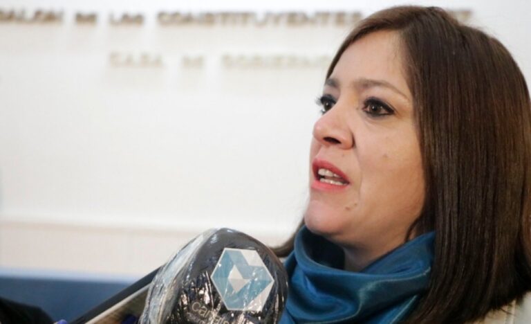 Perata recibió a los gremios docentes por la decisión de dar de baja suplencias