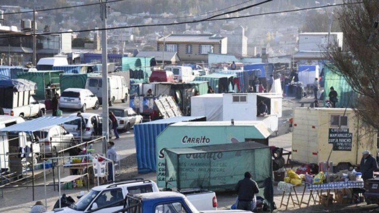 Feriantes de «La Saladita» de Comodoro piden reabrir o ayuda económica