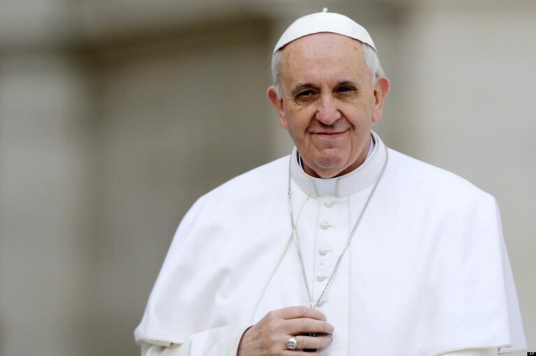 Papa Francisco:  «toda persona descartada es un hijo de Dios»