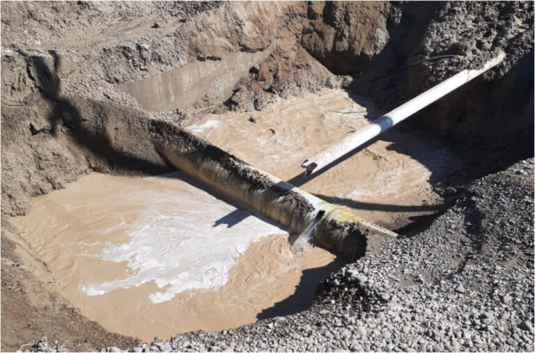 Sustituyeron un tramo de acueducto por una nueva avería en Arenal- Ciudadela